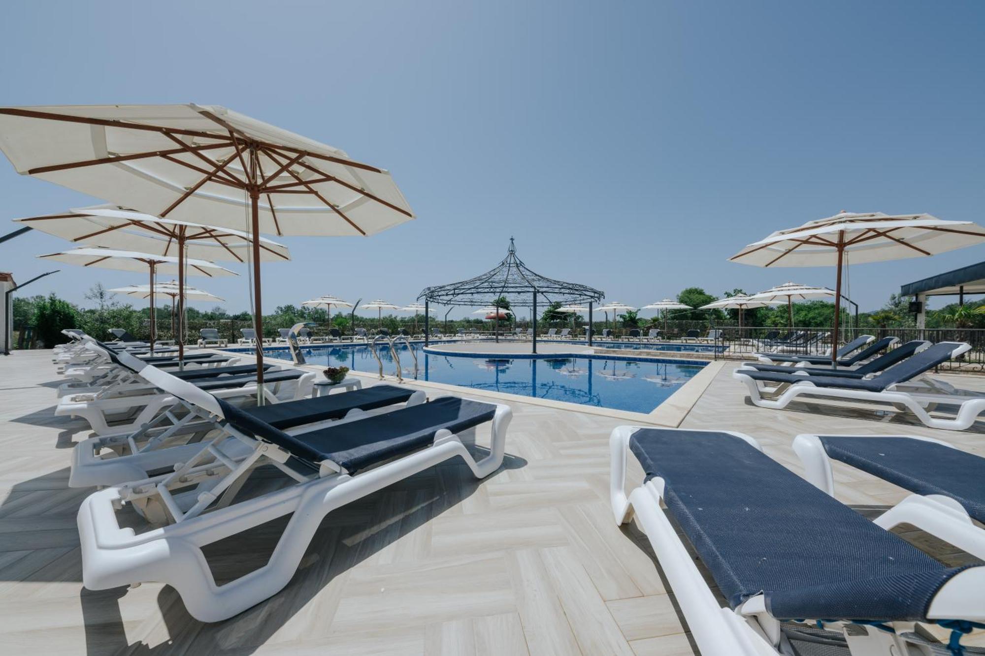 Imperial Family Resort Ulcinj Exteriör bild