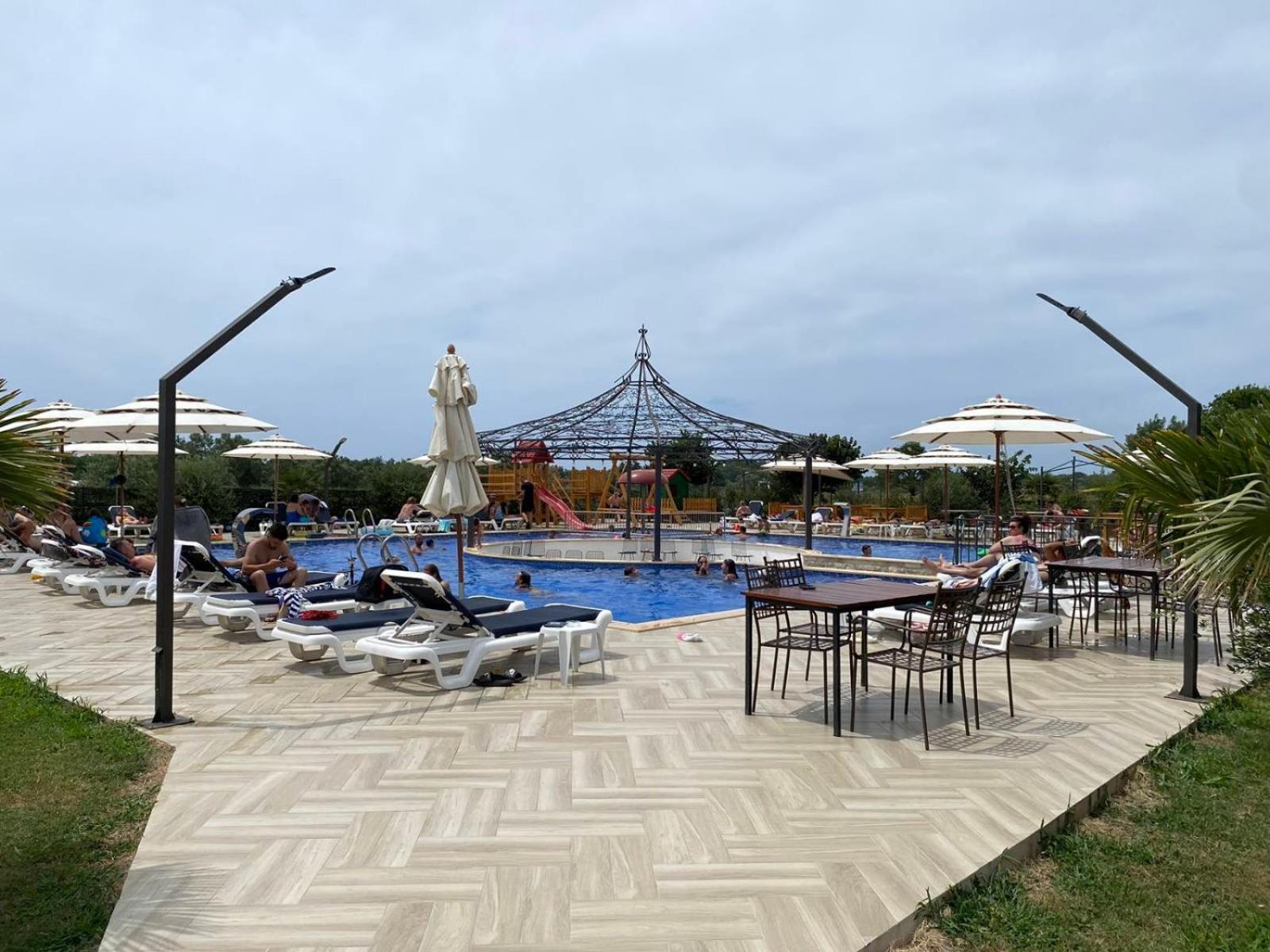 Imperial Family Resort Ulcinj Exteriör bild